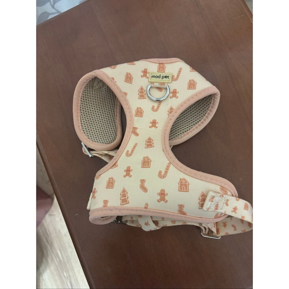 Cute Gingerbread Holiday Dog Harness – Size M, Mad Pet Brand, new